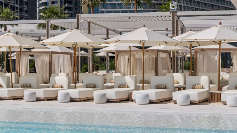 San-beach-poolside