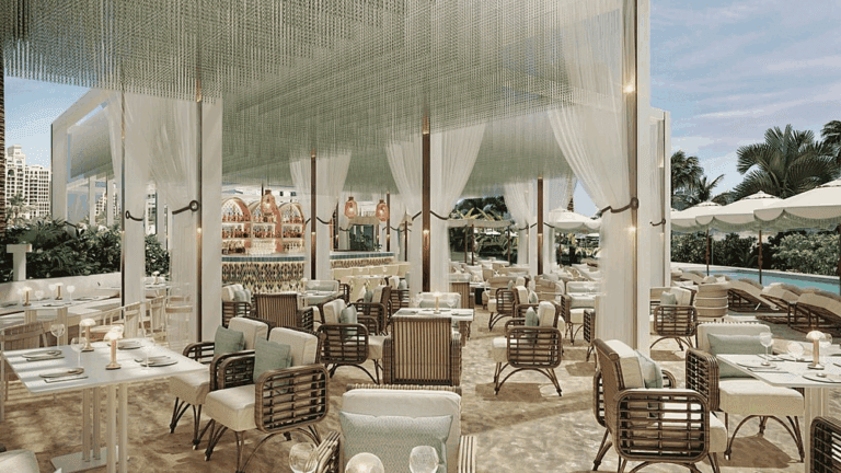outdoor-dining