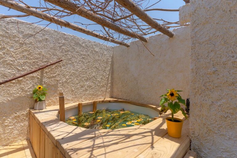 plunge-pool